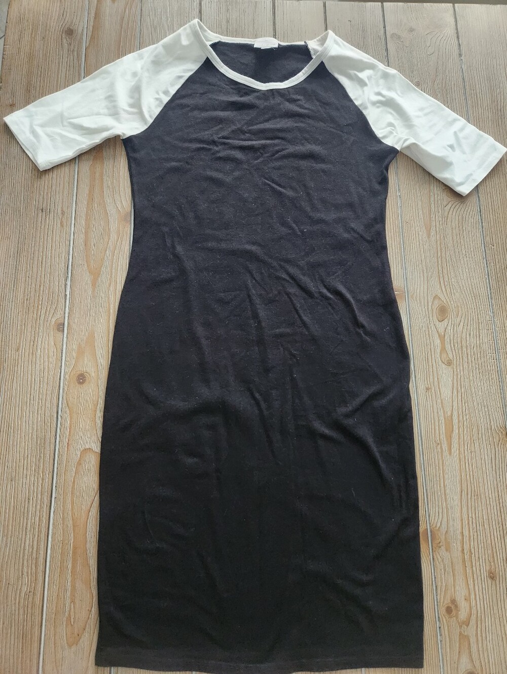 LuLaRoe Black and Cream Long Sleeve Dress Size Medium